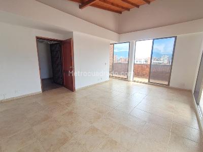 Apartamento de 3 alcobas en arriendo en Laureles, Medellín, 240 m² · foto 3 de 18