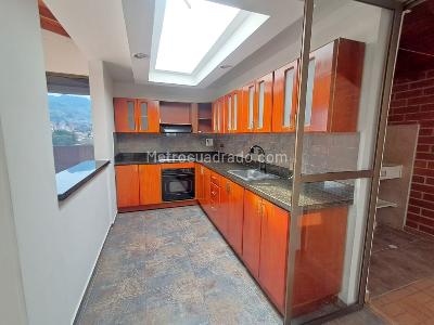Apartamento de 3 alcobas en arriendo en Laureles, Medellín, 240 m² · foto 15 de 18