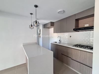 Apartamento de 2 alcobas en venta en Bucaros, Bello, 50 m² · foto 2 de 20