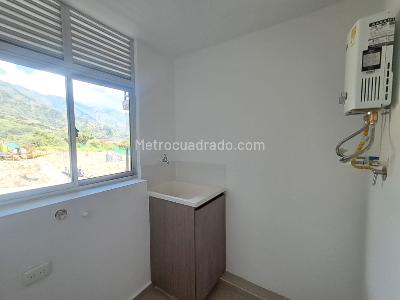 Apartamento de 2 alcobas en venta en Bucaros, Bello, 50 m² · foto 4 de 20