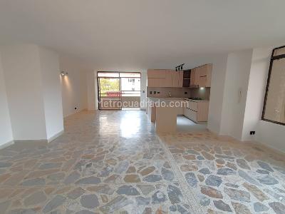 Apartamento en arriendo en Laureles, Medellín · foto 2 de 20