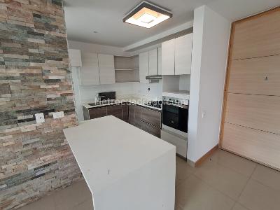 Apartamento de 3 alcobas en arriendo en El Poblado, Medellín, 116 m² · foto 3 de 19