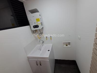 Apartamento de 2 alcobas en arriendo en El Poblado, Medellín, 88 m² · foto 3 de 20