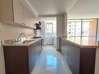 Apartamento de 3 alcobas en arriendo en Ciudad Del Rio, Medellín, 78 m² · foto 2 de 18