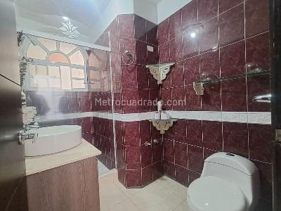 Casa de 3 alcobas en venta en Los Colores, Medellín, 140 m² · foto 6 de 12
