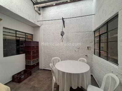 Casa de 3 alcobas en venta en Los Colores, Medellín, 140 m² · foto 11 de 12