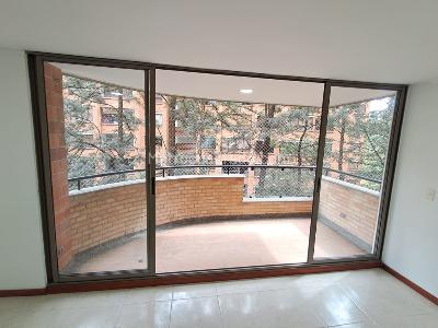 Apartamento de 3 alcobas en arriendo en El Poblado, Medellín, 116 m² · foto 2 de 17