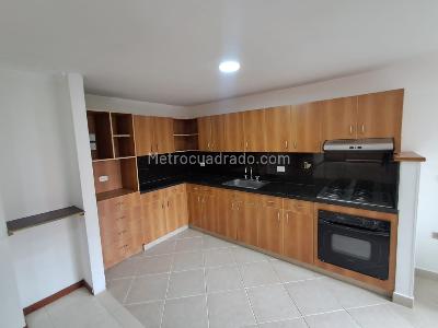 Apartamento de 3 alcobas en arriendo en El Poblado, Medellín, 116 m² · foto 3 de 17