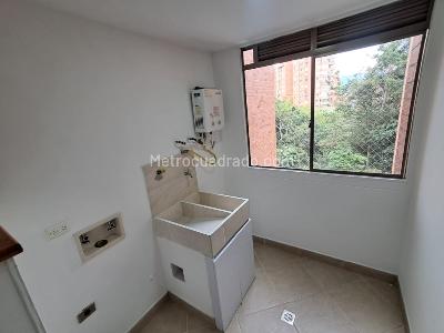 Apartamento de 3 alcobas en arriendo en El Poblado, Medellín, 116 m² · foto 4 de 17