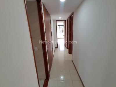 Apartamento de 3 alcobas en arriendo en El Poblado, Medellín, 116 m² · foto 7 de 17