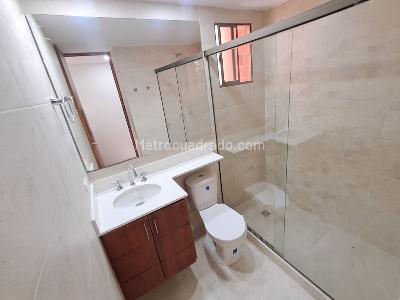 Apartamento de 3 alcobas en arriendo en El Poblado, Medellín, 116 m² · foto 8 de 17