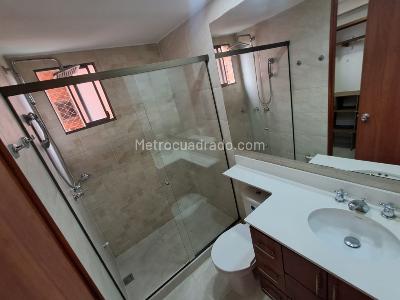 Apartamento de 3 alcobas en arriendo en El Poblado, Medellín, 116 m² · foto 15 de 17