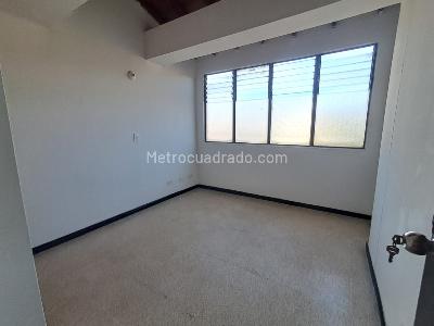 Apartamento de 3 alcobas en arriendo en Simon Bolivar, Medellín, 110 m² · foto 9 de 18