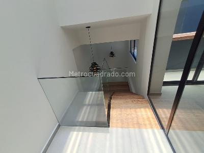 Apartamento de 2 alcobas en arriendo en El Poblado, Medellín, 257 m² · foto 16 de 20