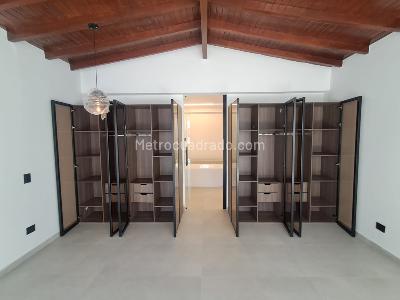 Apartamento de 2 alcobas en arriendo en El Poblado, Medellín, 257 m² · foto 19 de 20