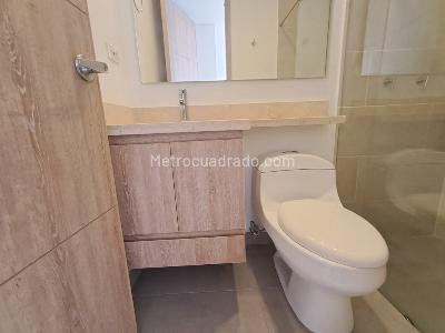 Apartamento de 2 alcobas en arriendo en Laureles, Medellín, 80 m² · foto 18 de 19
