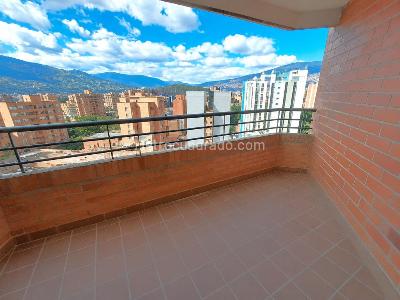 Apartamento de 3 alcobas en arriendo en Laureles, Medellín, 176 m² · foto 2 de 20