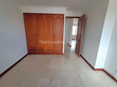 Apartamento de 3 alcobas en arriendo en Laureles, Medellín, 176 m² · foto 5 de 20