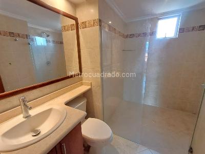 Apartamento de 3 alcobas en arriendo en Laureles, Medellín, 176 m² · foto 16 de 20