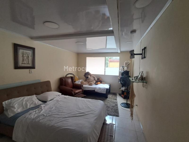 4BR House in Conquistadores (160 m²) - 2