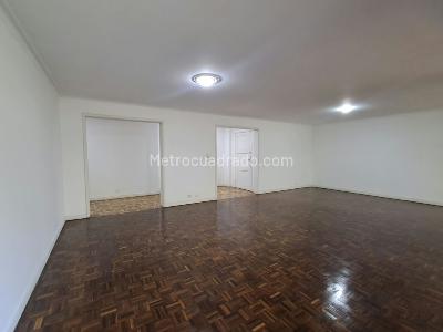 Apartamento en venta en El Poblado, Medellín · foto 3 de 19