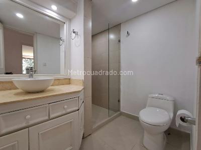 Apartamento en venta en El Poblado, Medellín · foto 13 de 19
