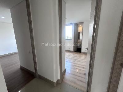 Apartamento de 3 alcobas en arriendo en El Poblado, Medellín, 118 m² · foto 16 de 20