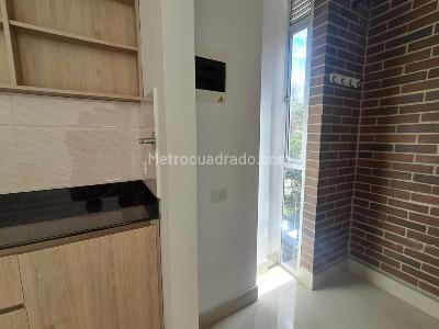 Apartamento de 3 alcobas en arriendo en La Castellana, Medellín, 100 m² · foto 4 de 16