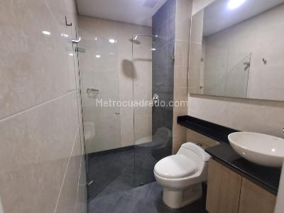 Apartamento de 3 alcobas en arriendo en La Castellana, Medellín, 100 m² · foto 10 de 16