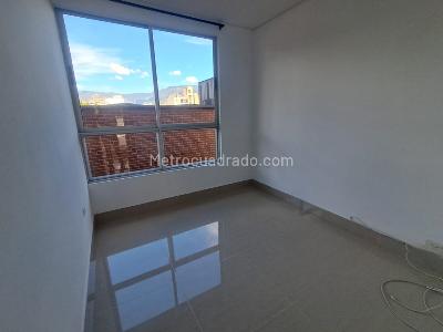 Apartamento de 3 alcobas en arriendo en La Castellana, Medellín, 100 m² · foto 14 de 16