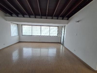 Casa de 5 alcobas en arriendo en Medellín, 280 m² · foto 16 de 20