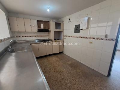 Casa de 5 alcobas en arriendo en Medellín, 280 m² · foto 19 de 20
