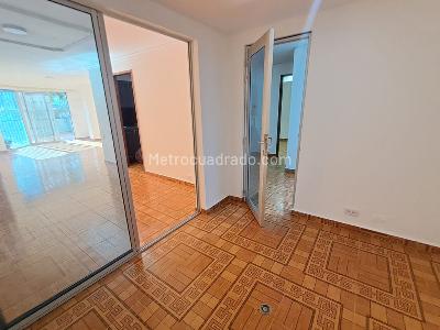 Apartamento de 3 alcobas en arriendo en La Castellana, Medellín, 200 m² · foto 4 de 18