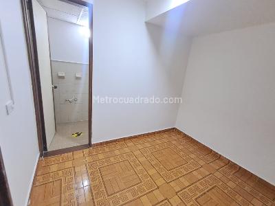 Apartamento de 3 alcobas en arriendo en La Castellana, Medellín, 200 m² · foto 8 de 18