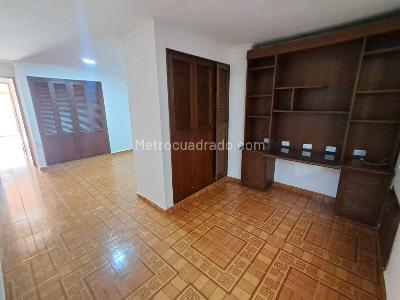 Apartamento de 3 alcobas en arriendo en La Castellana, Medellín, 200 m² · foto 10 de 18