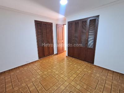 Apartamento de 3 alcobas en arriendo en La Castellana, Medellín, 200 m² · foto 11 de 18