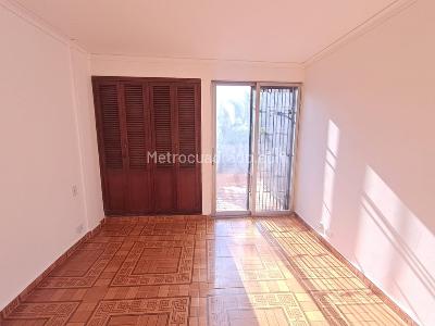 Apartamento de 3 alcobas en arriendo en La Castellana, Medellín, 200 m² · foto 13 de 18