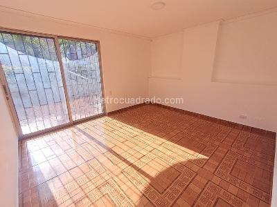 Apartamento de 3 alcobas en arriendo en La Castellana, Medellín, 200 m² · foto 14 de 18