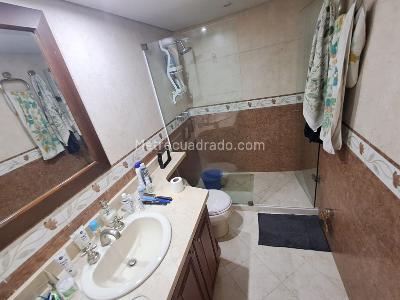 Apartamento de 3 alcobas en arriendo en El Poblado, Medellín, 183 m² · foto 13 de 19
