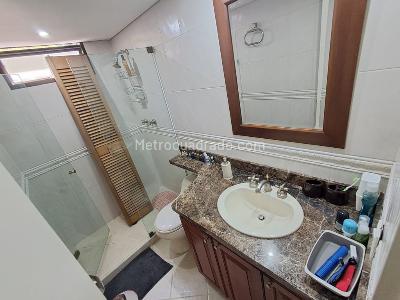 Apartamento de 3 alcobas en arriendo en El Poblado, Medellín, 183 m² · foto 16 de 19