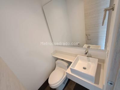 Apartamento de 2 alcobas en arriendo en El Poblado, Medellín, 88 m² · foto 3 de 17