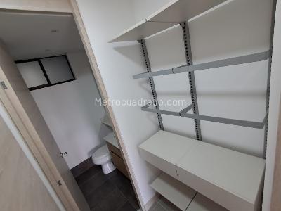 Apartamento de 2 alcobas en arriendo en El Poblado, Medellín, 88 m² · foto 7 de 17