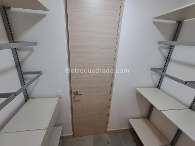 Apartamento de 2 alcobas en arriendo en El Poblado, Medellín, 88 m² · foto 10 de 17
