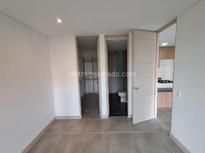 Apartamento de 2 alcobas en arriendo en El Poblado, Medellín, 88 m² · foto 13 de 17