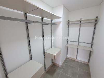 Apartamento de 2 alcobas en arriendo en El Poblado, Medellín, 88 m² · foto 16 de 17