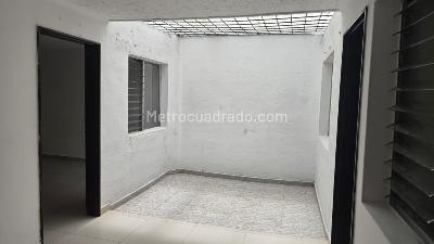 Casa en arriendo en Santa Teresita, Medellín · foto 10 de 14