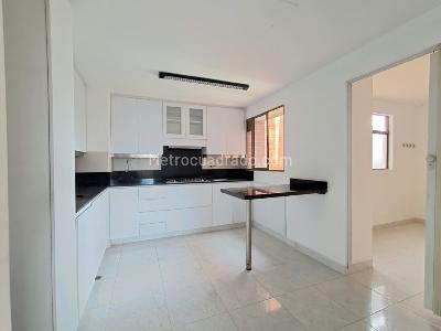 Apartamento de 2 alcobas en venta en Los Balsos, Medellín, 142 m² · foto 10 de 20