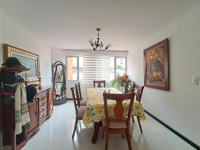 Apartamento de 3 alcobas en venta en Laureles, Medellín, 144 m² · foto 2 de 20