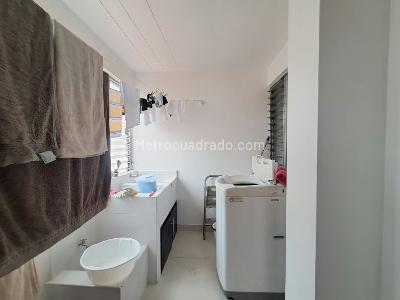 Apartamento de 3 alcobas en venta en Laureles, Medellín, 144 m² · foto 7 de 20