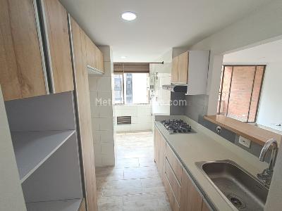 Apartamento de 3 alcobas en arriendo en Castropol, Medellín, 75 m² · foto 2 de 19